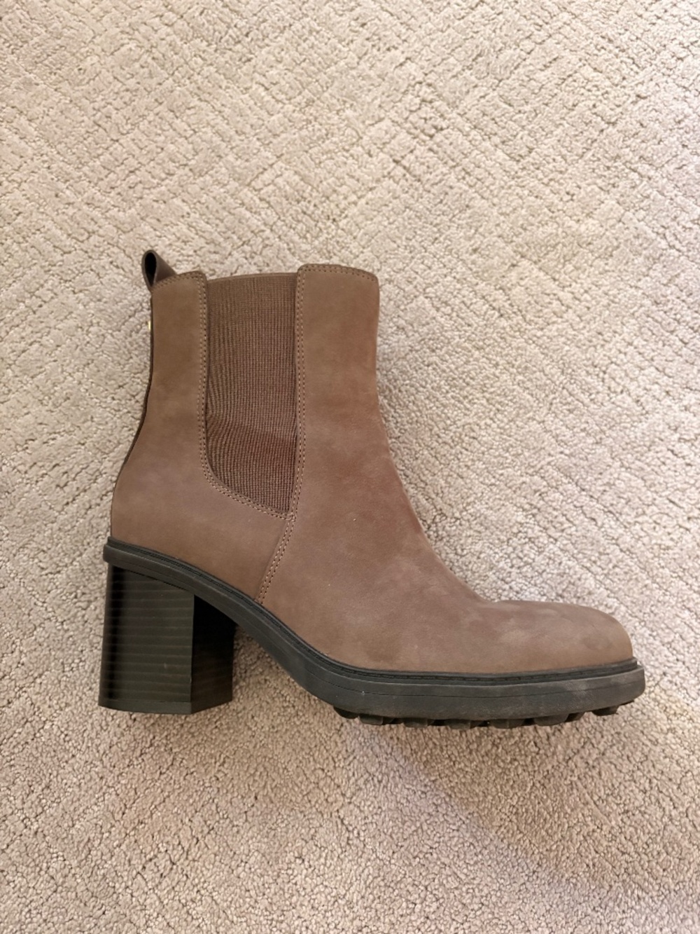 Vionic Heel Boots Light Brown with Zipper on side size 8